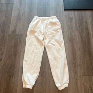 White Brandy Melville sweatpants one size